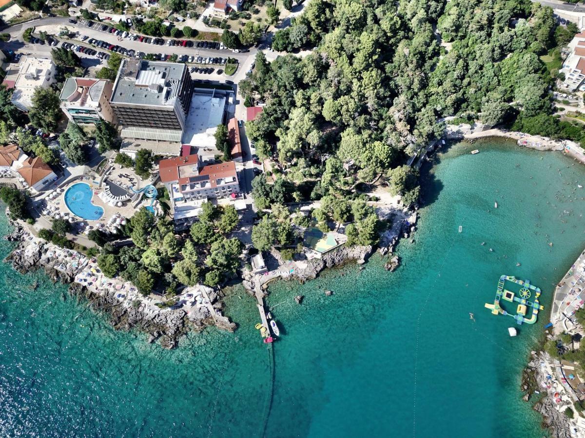 Sesar Apartments Krk - No. 1 Iva クルク エクステリア 写真