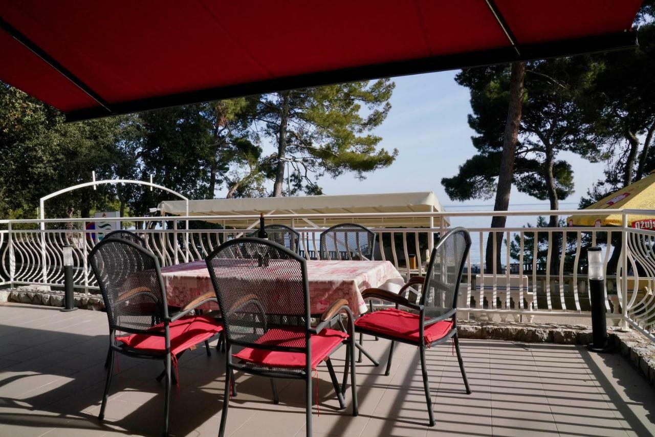 Sesar Apartments Krk - No. 1 Iva クルク エクステリア 写真