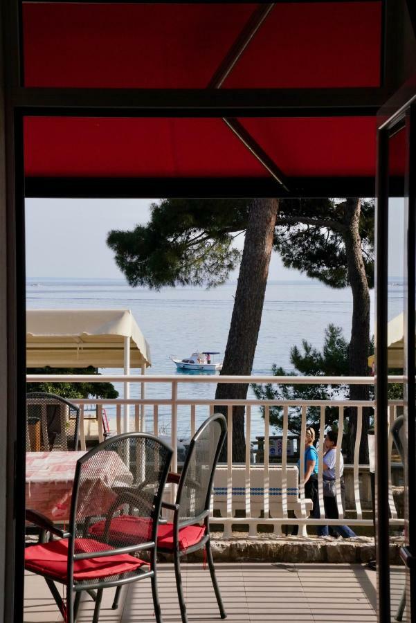 Sesar Apartments Krk - No. 1 Iva クルク エクステリア 写真